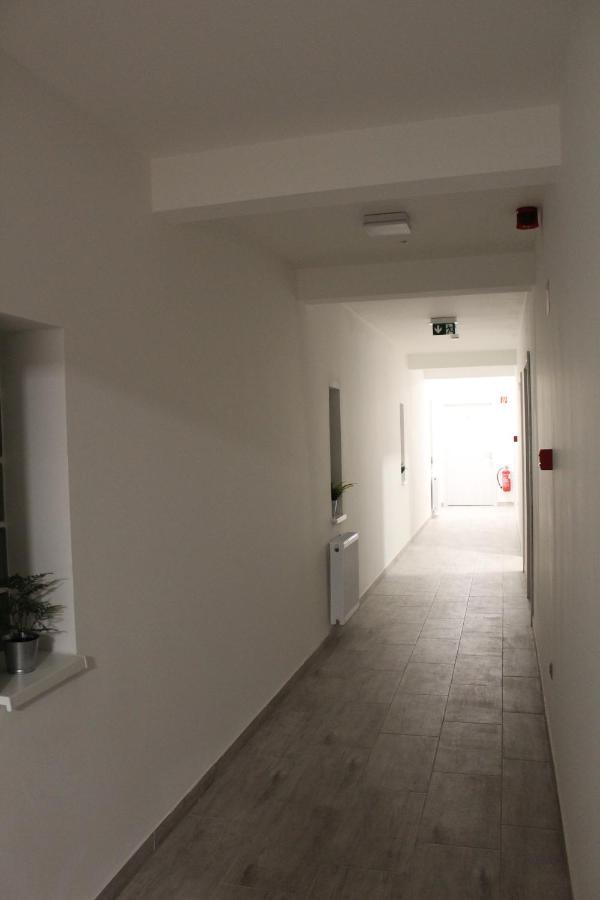 Czermann Holiday Inn Oroszlany Ngoại thất bức ảnh